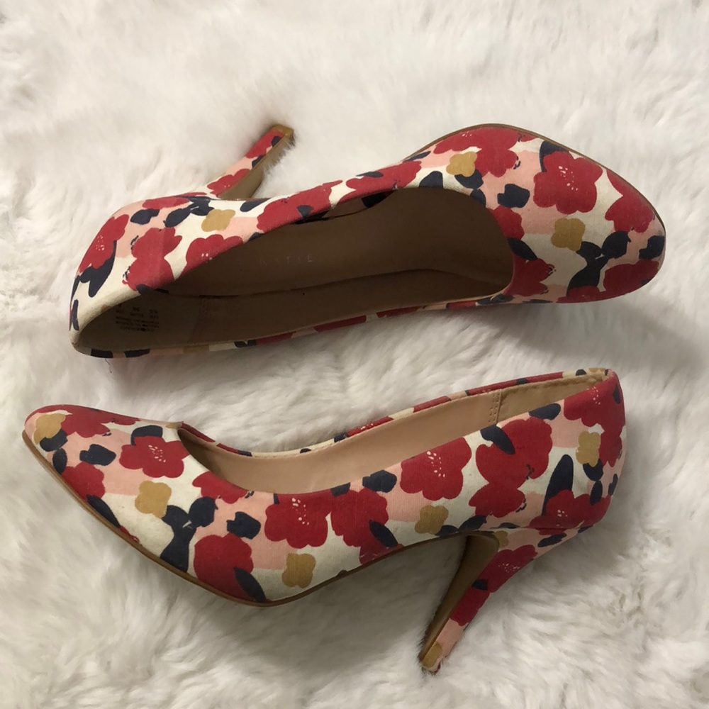 Kelly & Katie Floral Pumps